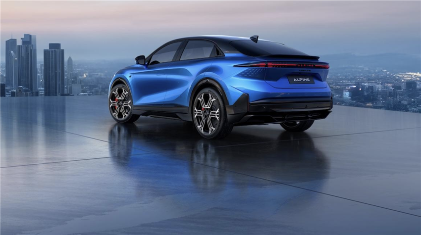 Alpine A390: An electric thunderbolt that takes the family along for the ride